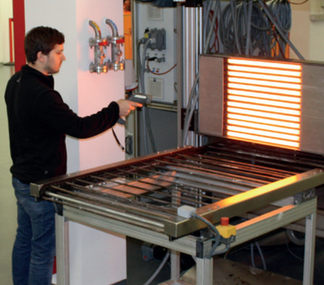 Clean room bench infrared lamp